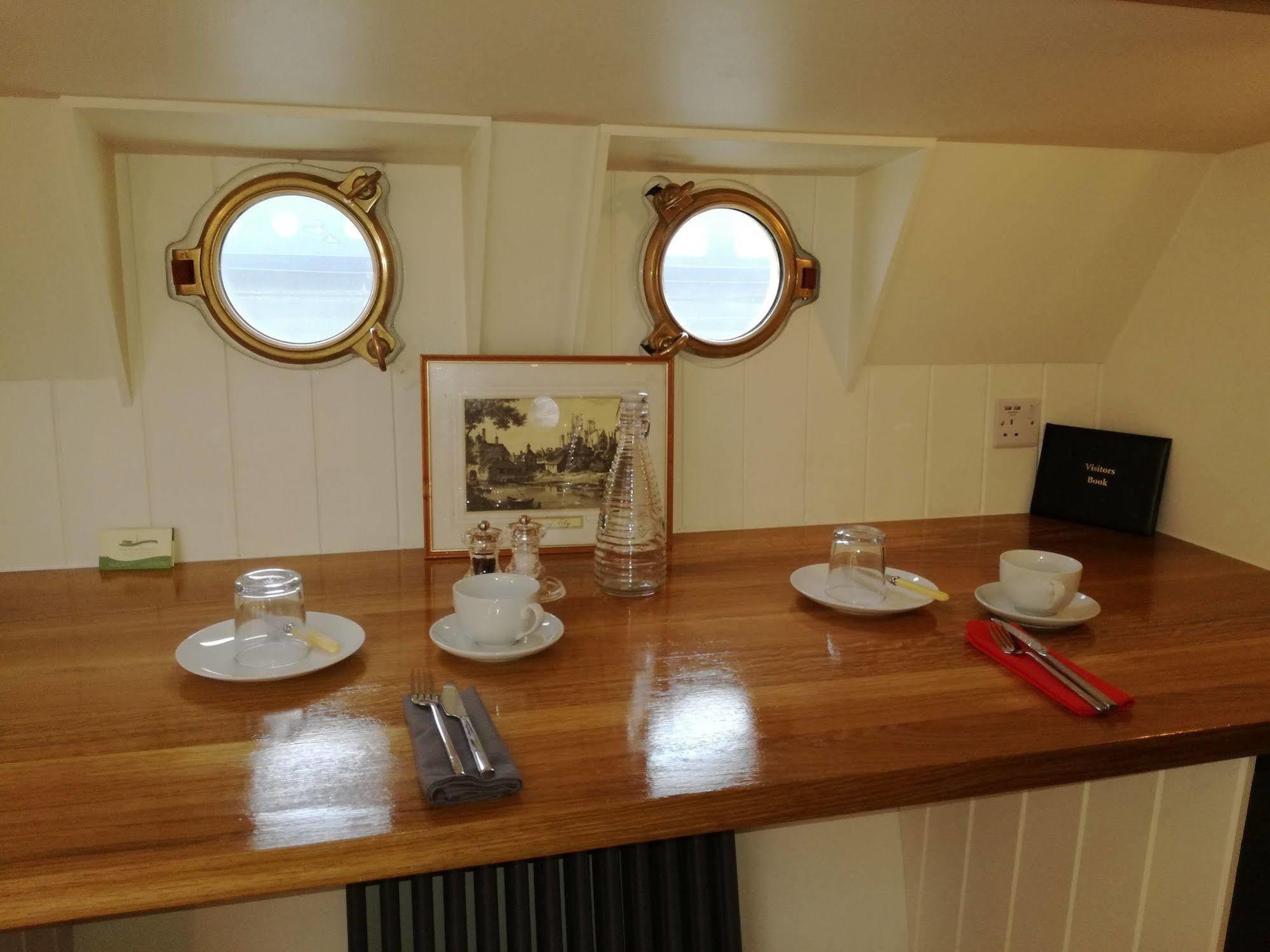 Hotel Barge Waternimf Ely Exteriér fotografie